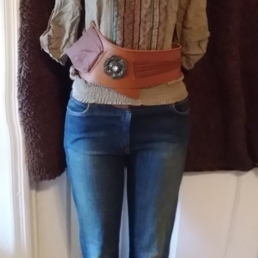 Belt with rose